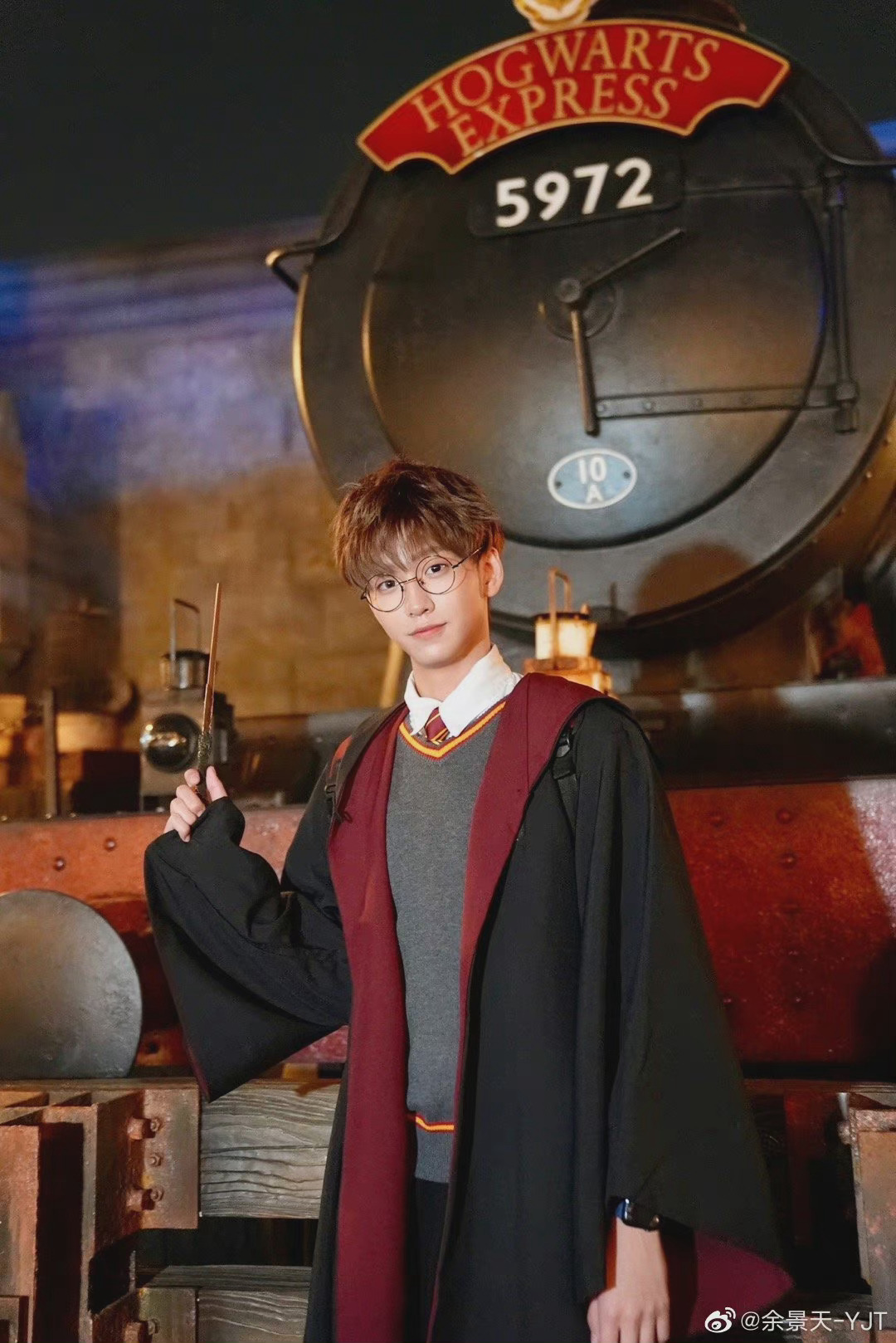 余景天微博更新扮了我喜欢的harrypotter