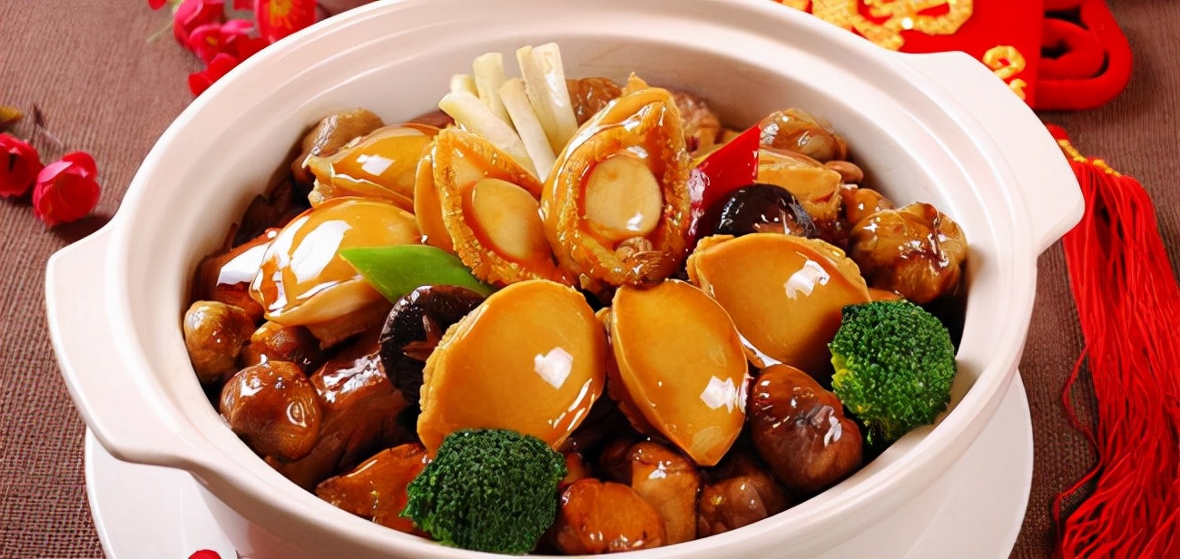 药膳馆栗子鲍鱼焖鸡健脾