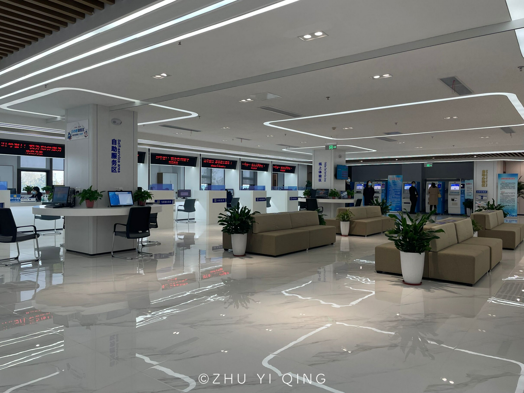 生态科技新城这座1800平米区级政务服务大厅,打造成了新城服务企业第