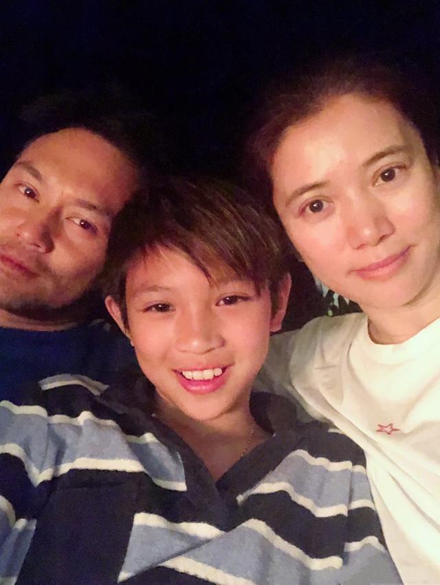 魔童的爱国立场遭质疑?袁咏仪解释儿子用词不当,张智霖暂未回应休闲区蓝鸢梦想 - Www.slyday.coM 魔童的爱国立场遭质疑?袁咏仪解释儿子用词不当,张智霖暂未回应休闲区蓝鸢梦想 - Www.slyday.coM