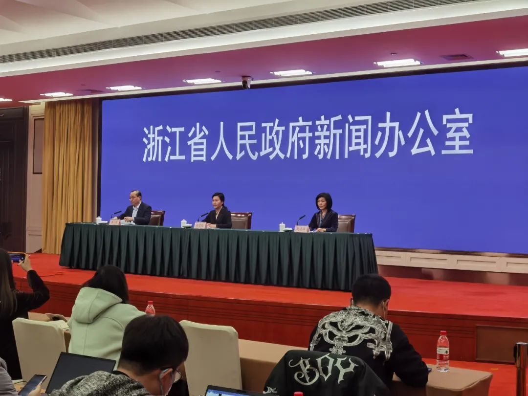 浙江累计阳性217例！曾来海宁的初筛阳性是绍兴的，已确定为轻型确诊病例！回嘉返嘉人员免费核酸第一天，已经排起了队...休闲区蓝鸢梦想 - Www.slyday.coM