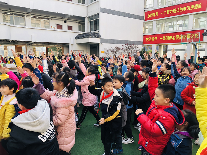 【校园新闻】炫酷的科学小实验之生活科普大讲堂走进南京市南昌路小学