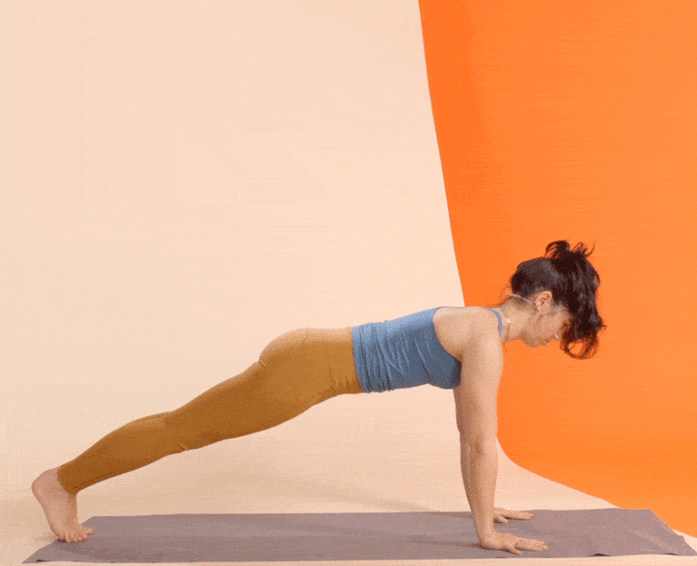 10种瑜伽平板支撑变体能完成8个以上的身材一定不会差