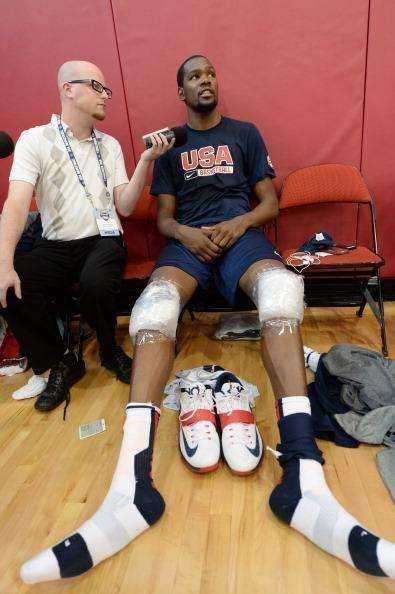 NBA历史谁的脚最大？姚明？奥尼尔？都不是，你猜不到是他休闲区蓝鸢梦想 - Www.slyday.coM