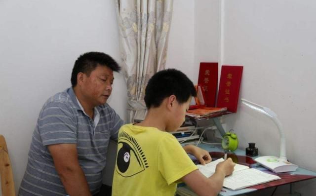 博士虎爸逼5岁女儿学高数，妈妈急得向法院求援，网友：心疼孩子休闲区蓝鸢梦想 - Www.slyday.coM