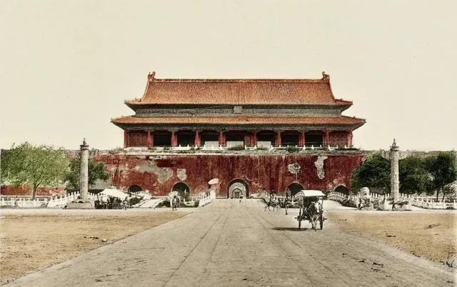 清末照片：储秀宫的宫女，珠江上的花船，壮汉背着洋太太游山观水休闲区蓝鸢梦想 - Www.slyday.coM