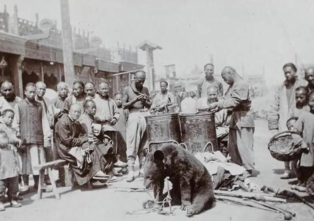 清末照片：储秀宫的宫女，珠江上的花船，壮汉背着洋太太游山观水休闲区蓝鸢梦想 - Www.slyday.coM