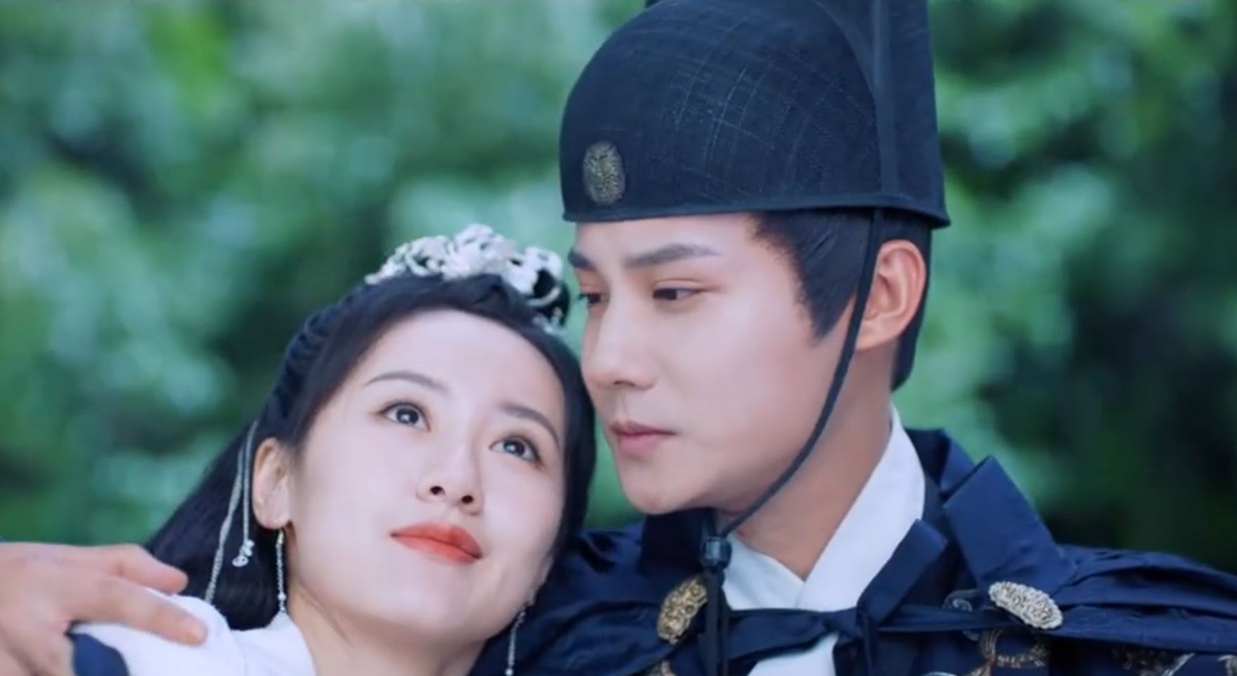 祝卿好mv首发袁冰妍郑业成状态超甜但网友吐槽吻得太水