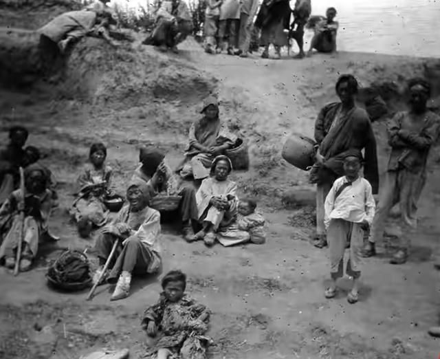 清末照片：储秀宫的宫女，珠江上的花船，壮汉背着洋太太游山观水休闲区蓝鸢梦想 - Www.slyday.coM