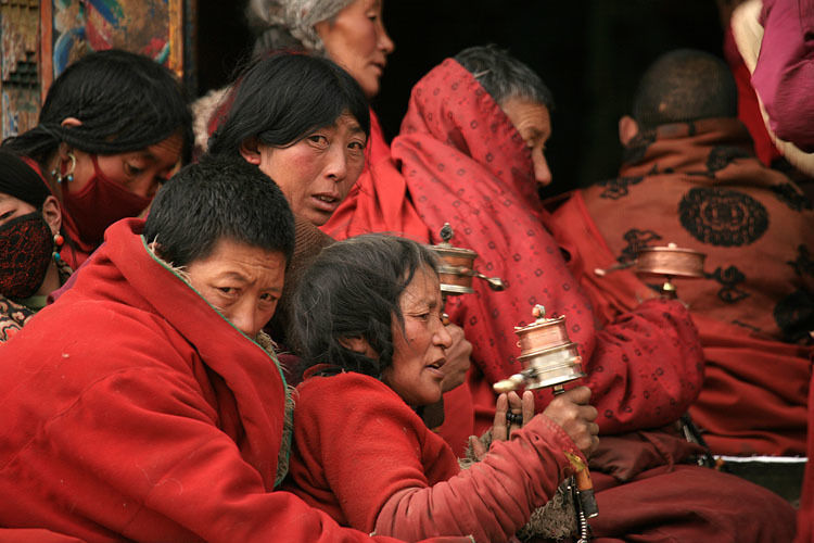 四川一奇特学校,为佛学院中的“清华”,满山红艳为上千僧舍休闲区蓝鸢梦想 - Www.slyday.coM 四川一奇特学校,为佛学院中的“清华”,满山红艳为上千僧舍休闲区蓝鸢梦想 - Www.slyday.coM