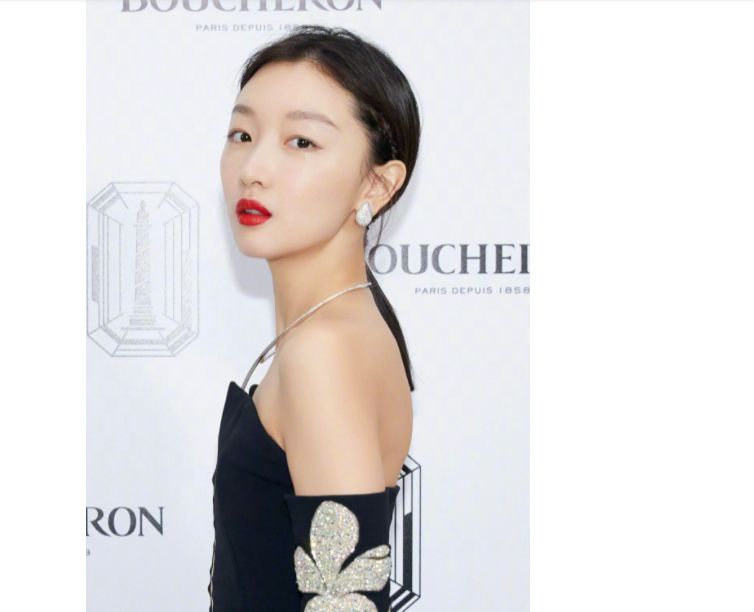 5位走红后颜值逆袭的女星：周冬雨摆脱土气,倪妮越来越有气场休闲区蓝鸢梦想 - Www.slyday.coM