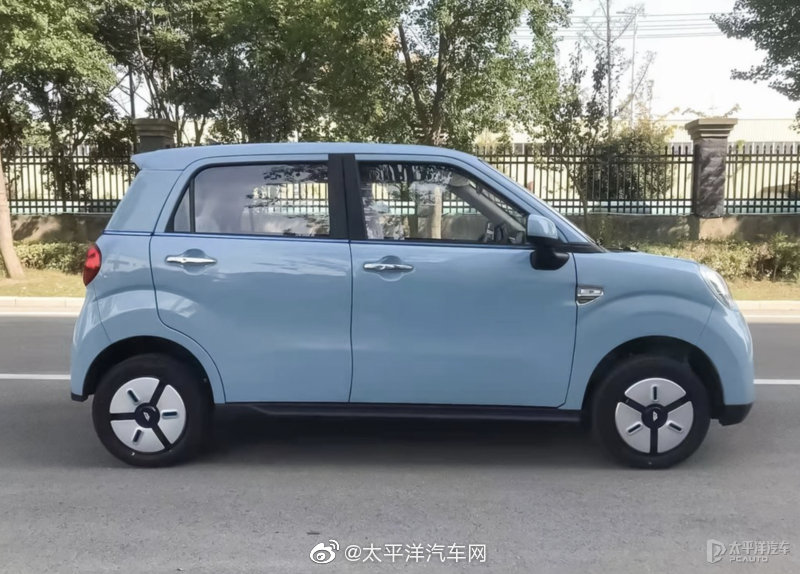 又来一台微型电动车