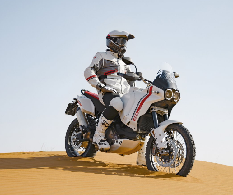杜卡迪全新复古拉力车desertx