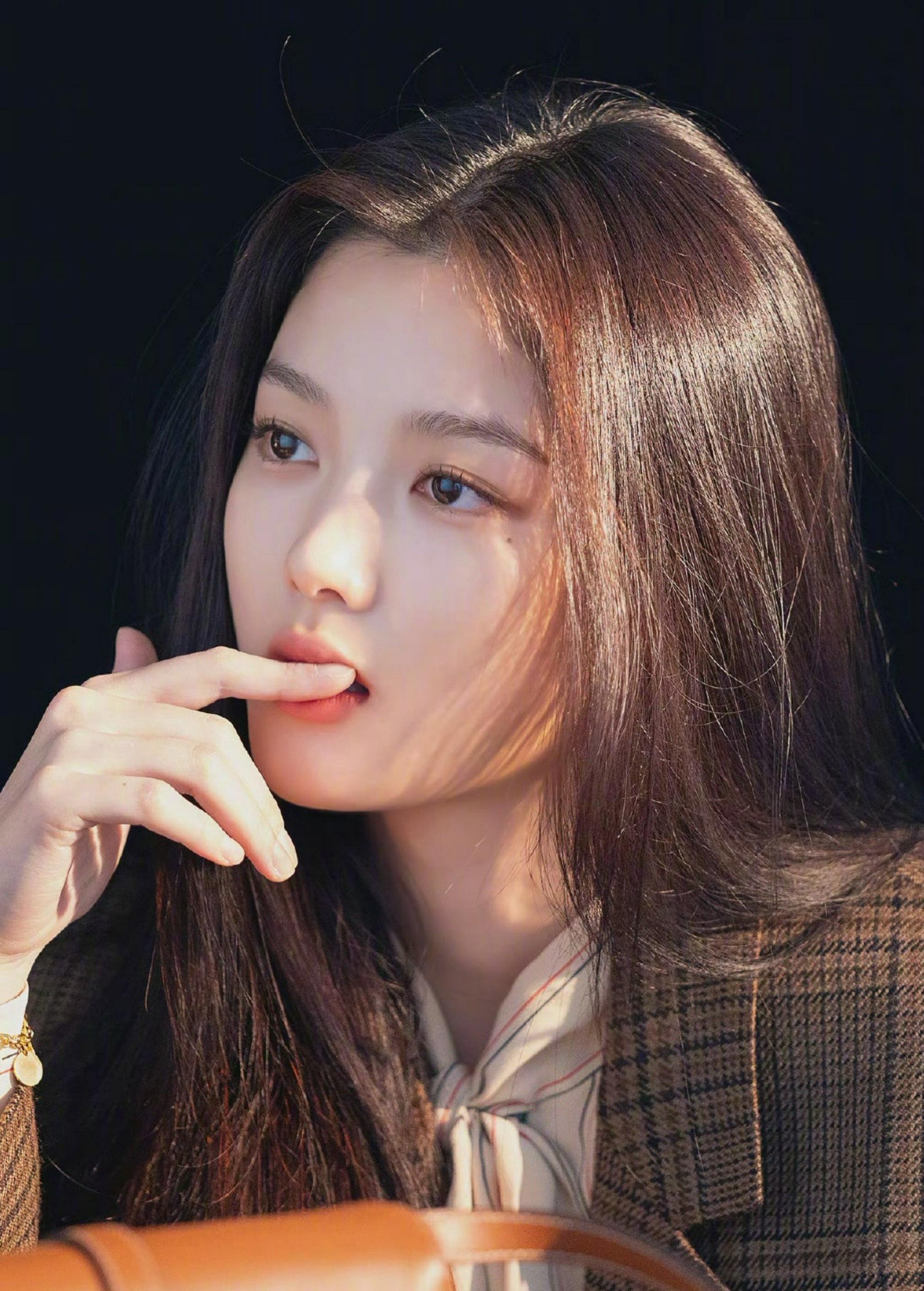 金裕贞黑长直造型好惊艳同款钝感妆火了又纯又欲好撩人