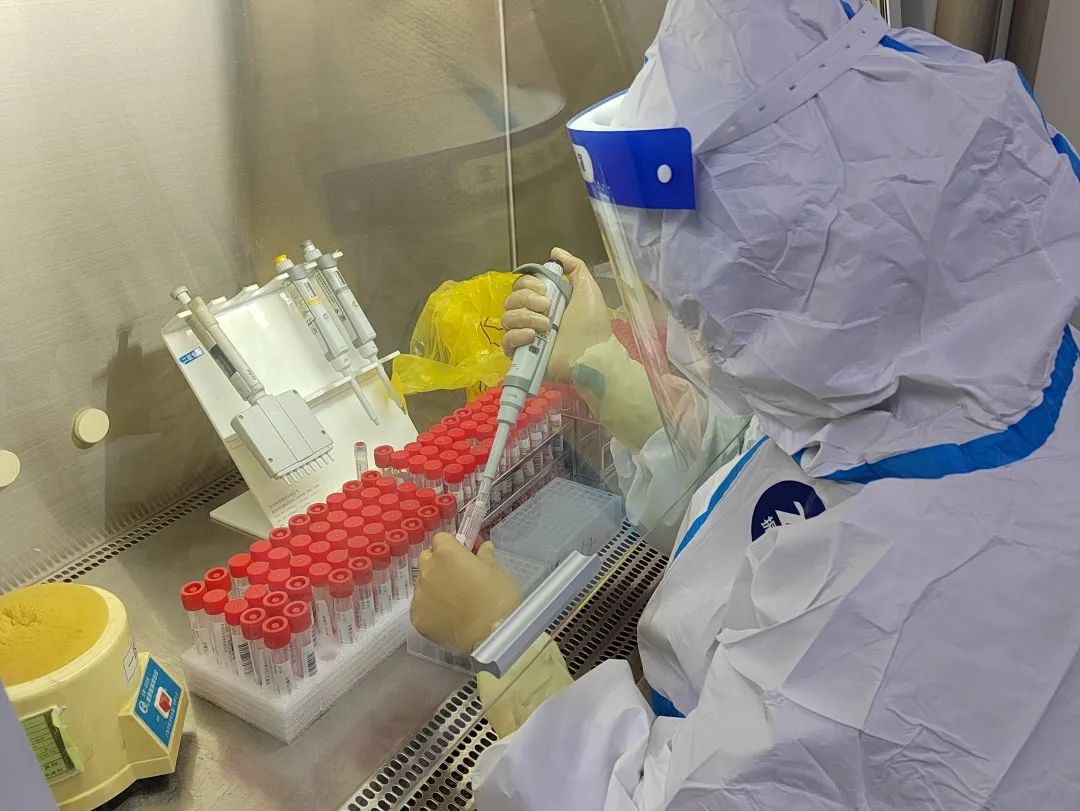 行走于「刀尖」，与病毒「共舞」！他们是抗疫战场上的“幕后英雄”休闲区蓝鸢梦想 - Www.slyday.coM