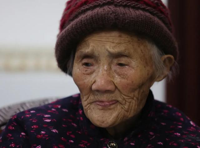 铁证如山休闲区蓝鸢梦想 - Www.slyday.coM