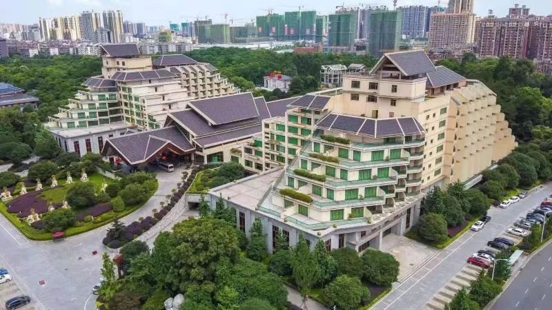 石峰投资的衡阳第一家五星级酒店林隐酒店,这里也是多起赌博,吸毒