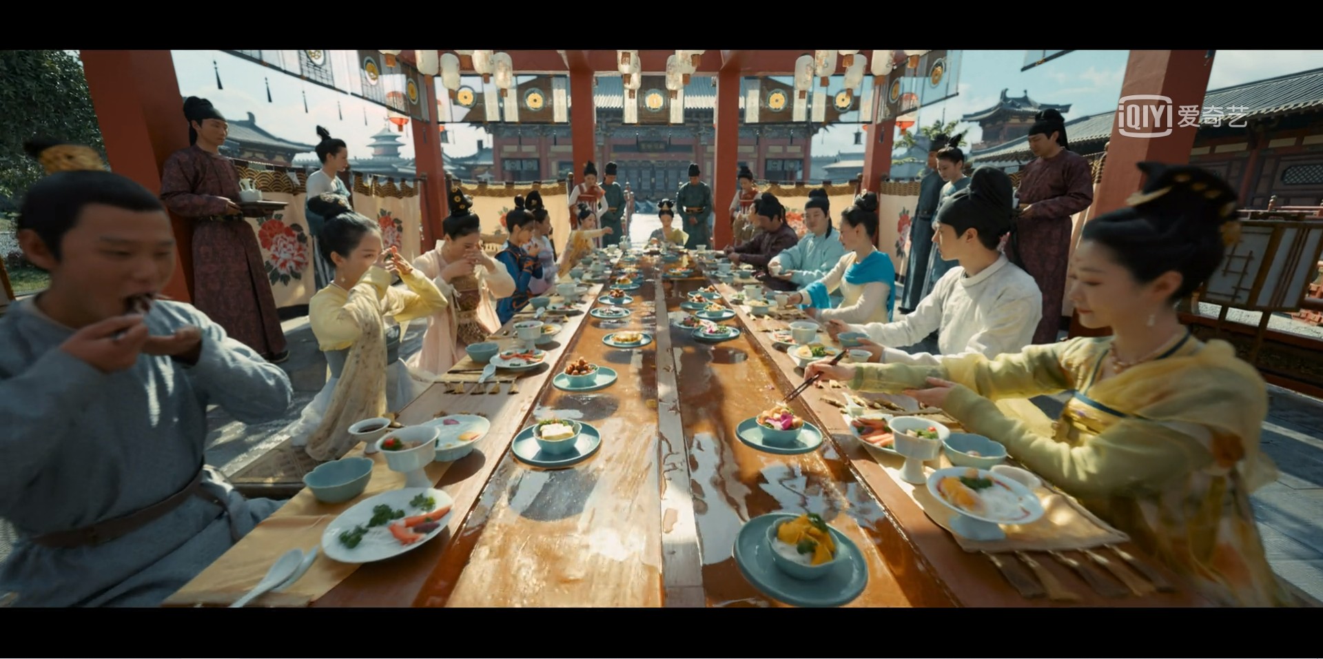 而《风起洛阳》却取一汪清水入席,制作出了名副其实的洛阳"水席".