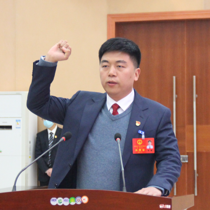 准90后清华博士当选县长