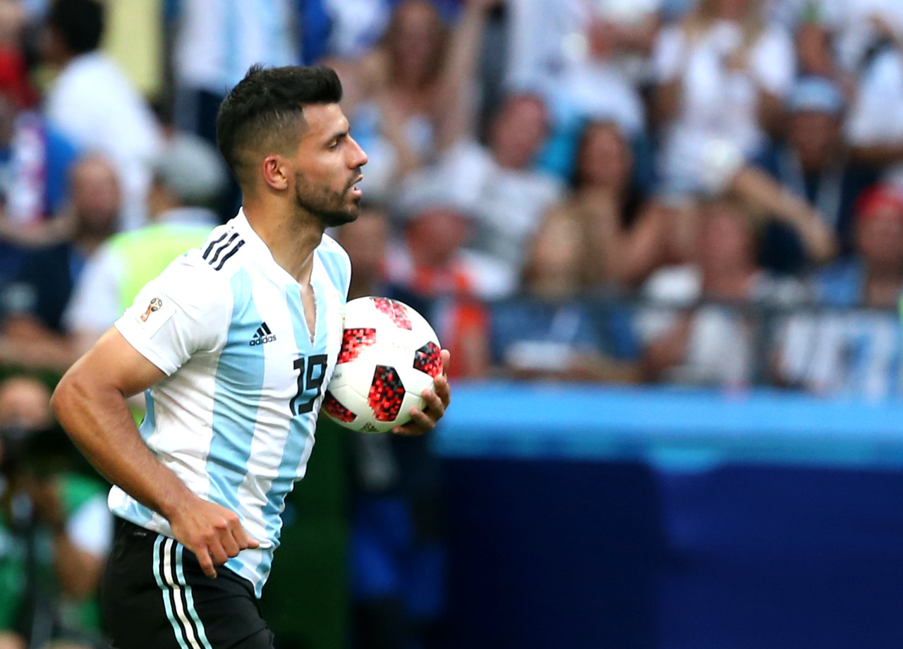 官方：33岁的阿圭罗因心脏问题，宣布正式退役结束17年职业生涯休闲区蓝鸢梦想 - Www.slyday.coM