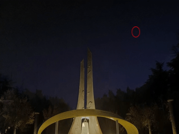 　　冬夜，中国空间站飞过航天科技集团一院上空。（网友李艳明、贾峰、王晓制作）