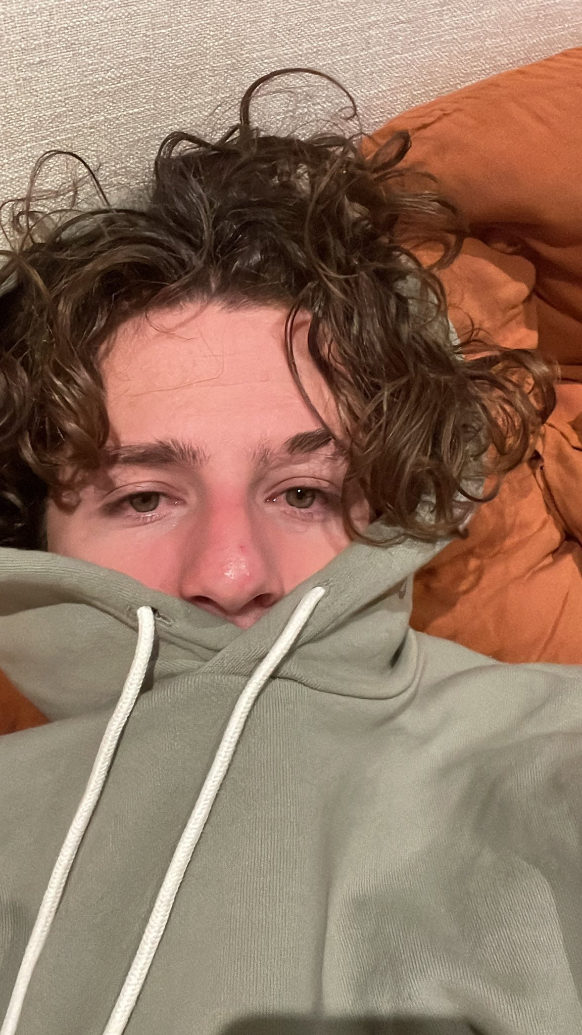 断眉charlieputh宣布自己已感染新冠希望能早日恢复健康