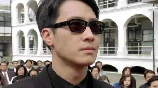 1989年王晶拍赌神时留下的5个谜题被黎明解开了