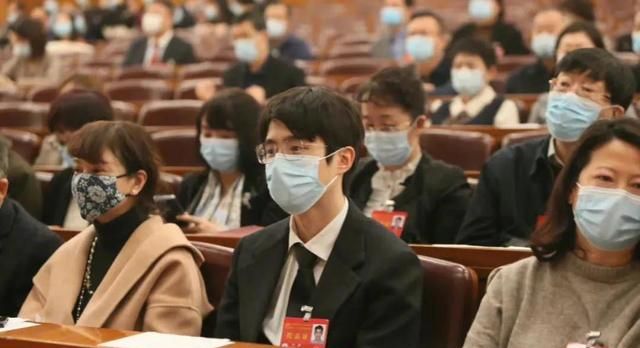 把“好莱坞神颜”阿汤哥给秒成了保镖的妮可基德曼到底有多美?休闲区蓝鸢梦想 - Www.slyday.coM 把“好莱坞神颜”阿汤哥给秒成了保镖的妮可基德曼到底有多美?休闲区蓝鸢梦想 - Www.slyday.coM