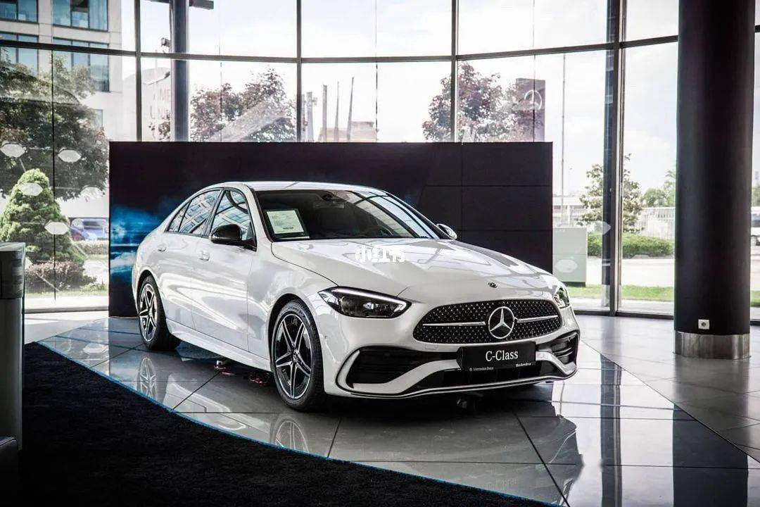 "狂降"3万,为什么全新奔驰c级,还是斗不过"减配"3系?-新浪汽车