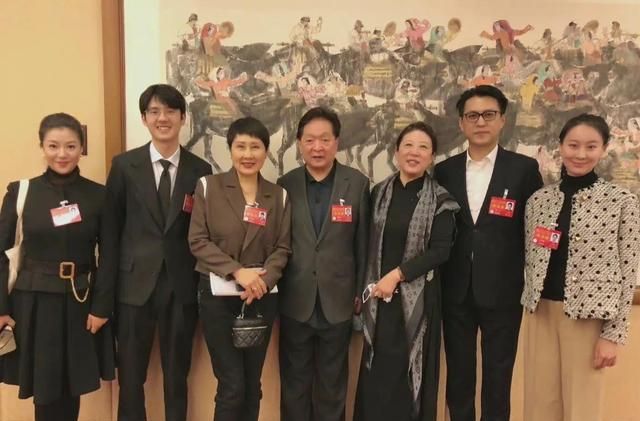 把“好莱坞神颜”阿汤哥给秒成了保镖的妮可基德曼到底有多美?休闲区蓝鸢梦想 - Www.slyday.coM 把“好莱坞神颜”阿汤哥给秒成了保镖的妮可基德曼到底有多美?休闲区蓝鸢梦想 - Www.slyday.coM