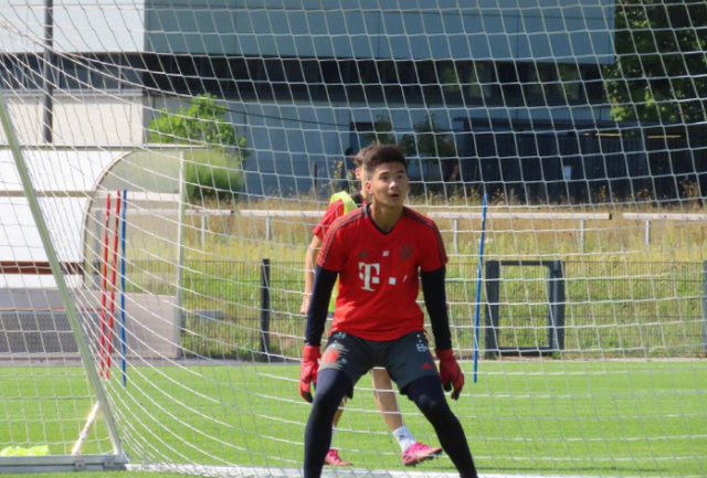 打破121年纪录!足坛霸主拜仁官宣,签约18岁国足门将刘邵子洋休闲区蓝鸢梦想 - Www.slyday.coM 打破121年纪录!足坛霸主拜仁官宣,签约18岁国足门将刘邵子洋休闲区蓝鸢梦想 - Www.slyday.coM