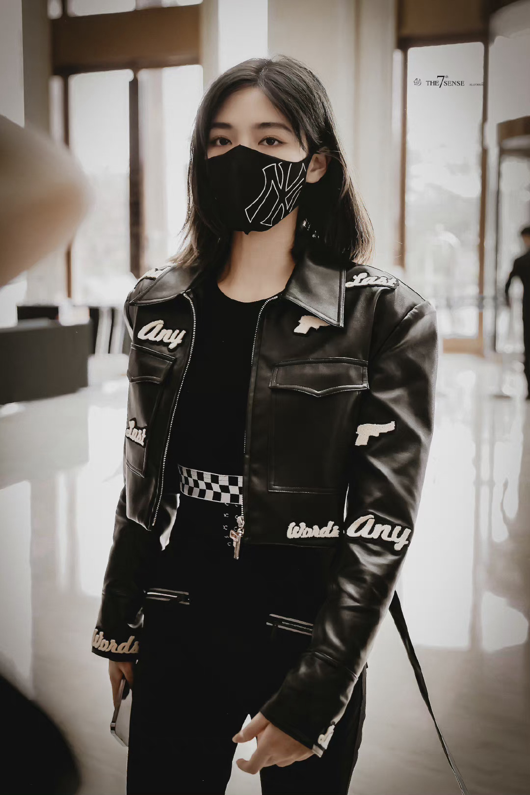 许佳琪今日造型饭拍allblack甜酷辣妹