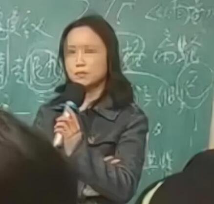 震旦学院教师错误言论太离谱!女方的真实样貌也被网友曝光了休闲区蓝鸢梦想 - Www.slyday.coM 震旦学院教师错误言论太离谱!女方的真实样貌也被网友曝光了休闲区蓝鸢梦想 - Www.slyday.coM