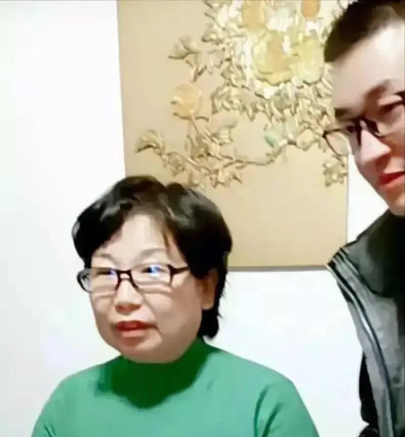 郭策堂嫂又想楷楷了,跟孩子隔空视频,孩子视她如空气休闲区蓝鸢梦想 - Www.slyday.coM 郭策堂嫂又想楷楷了,跟孩子隔空视频,孩子视她如空气休闲区蓝鸢梦想 - Www.slyday.coM