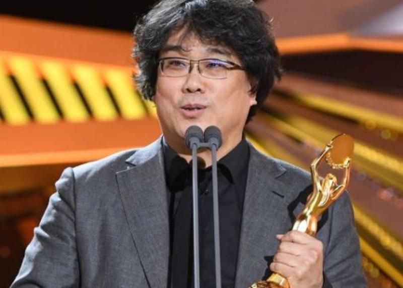 奉俊昊导演潦倒的8年为何夫人会无怨无悔支持他