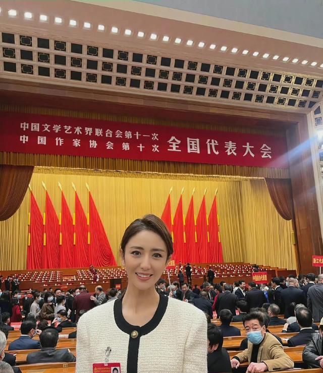 把“好莱坞神颜”阿汤哥给秒成了保镖的妮可基德曼到底有多美?休闲区蓝鸢梦想 - Www.slyday.coM 把“好莱坞神颜”阿汤哥给秒成了保镖的妮可基德曼到底有多美?休闲区蓝鸢梦想 - Www.slyday.coM