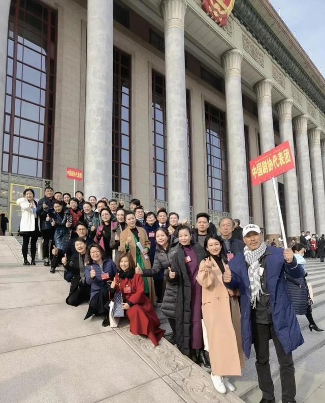 把“好莱坞神颜”阿汤哥给秒成了保镖的妮可基德曼到底有多美?休闲区蓝鸢梦想 - Www.slyday.coM 把“好莱坞神颜”阿汤哥给秒成了保镖的妮可基德曼到底有多美?休闲区蓝鸢梦想 - Www.slyday.coM