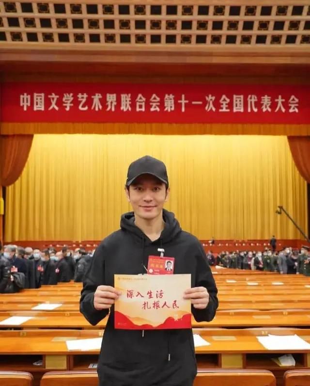 把“好莱坞神颜”阿汤哥给秒成了保镖的妮可基德曼到底有多美?休闲区蓝鸢梦想 - Www.slyday.coM 把“好莱坞神颜”阿汤哥给秒成了保镖的妮可基德曼到底有多美?休闲区蓝鸢梦想 - Www.slyday.coM