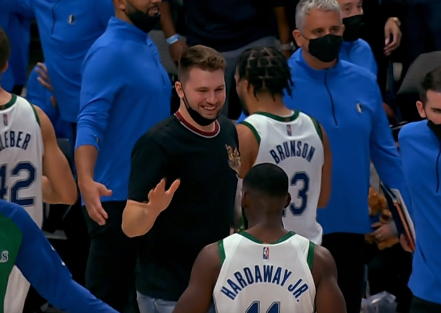 加时绝杀!湖人赛后好似夺冠现场:詹姆斯搂着功臣,三巨头笑开花休闲区蓝鸢梦想 - Www.slyday.coM 加时绝杀!湖人赛后好似夺冠现场:詹姆斯搂着功臣,三巨头笑开花休闲区蓝鸢梦想 - Www.slyday.coM