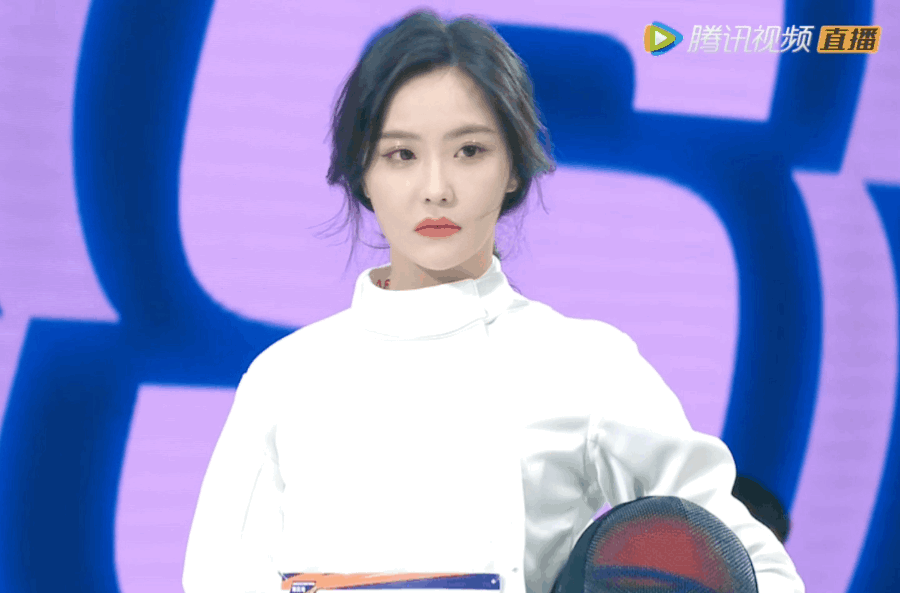 超新星运动会被王艺瑾击剑出场亮相惊艳到了