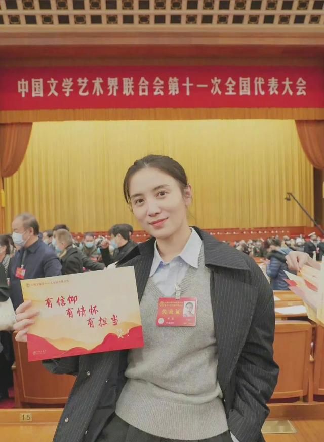 把“好莱坞神颜”阿汤哥给秒成了保镖的妮可基德曼到底有多美?休闲区蓝鸢梦想 - Www.slyday.coM 把“好莱坞神颜”阿汤哥给秒成了保镖的妮可基德曼到底有多美?休闲区蓝鸢梦想 - Www.slyday.coM