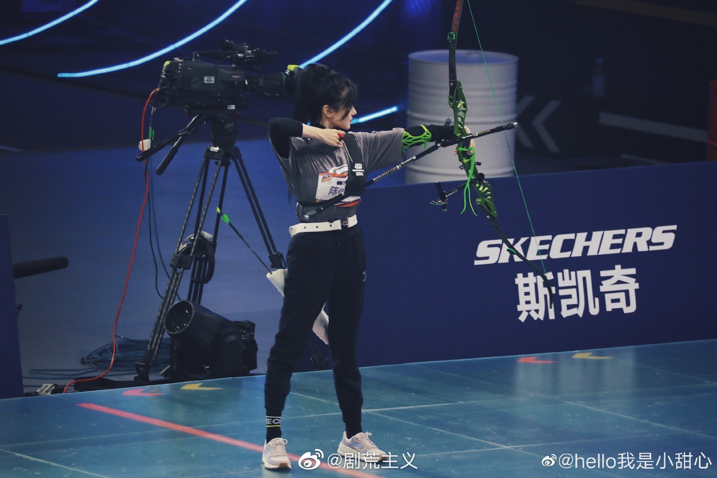 救命陈小纭今天超新星运动会的射箭造型真的绝了