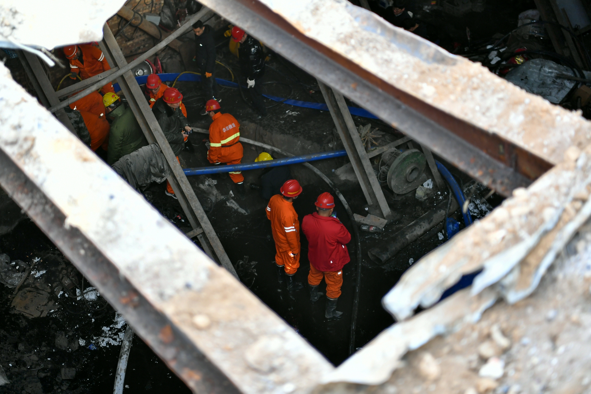 山西孝义“12·15”盗采煤炭资源引发透水案致人员被困抢险救援有序推进休闲区蓝鸢梦想 - Www.slyday.coM