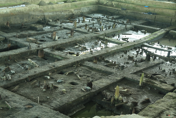 田螺山遗址发掘的过程中努力在思考和尝试着从田螺山深处的地层中搜寻