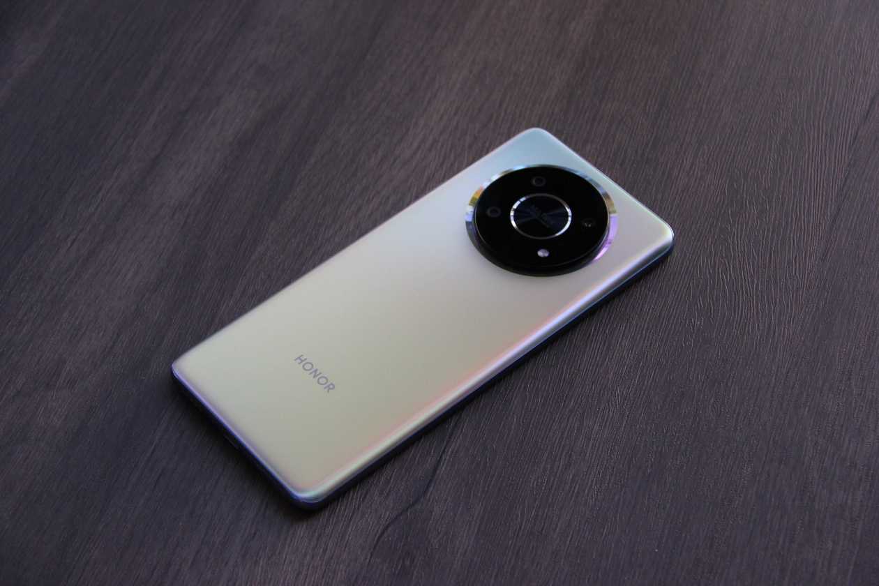 荣耀x30评测:一部观感与使用感均"在线"的新机|华为荣耀_新浪新闻