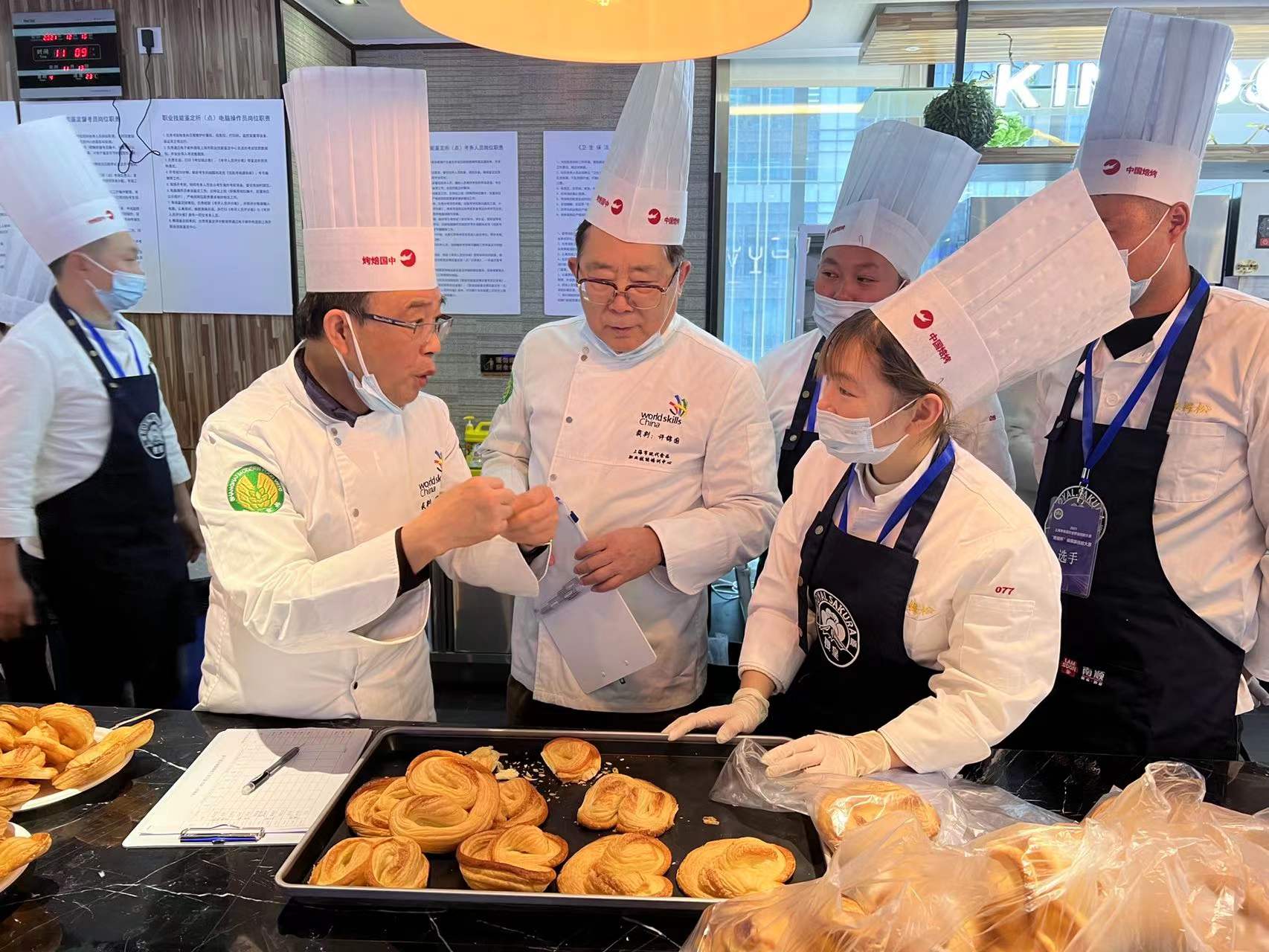 技能比武挖掘海派西点人才,第十四届西式面点师职业技能竞赛常办常新