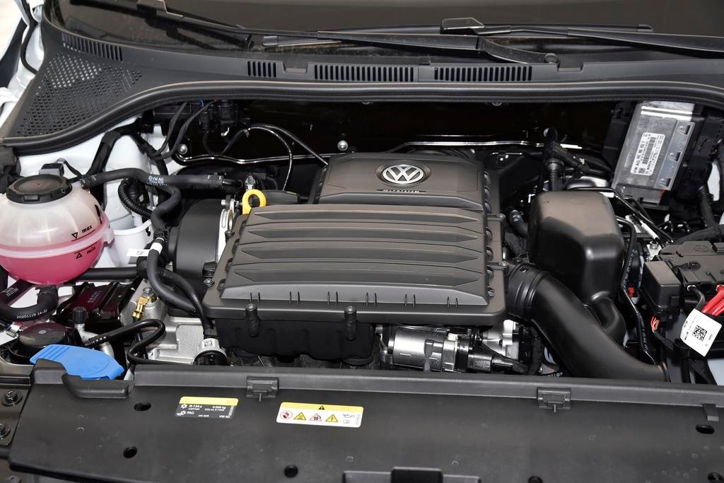 5l自然吸气发动机,拥有82kw的最大功率和145 n·m的最大扭矩,当然在6