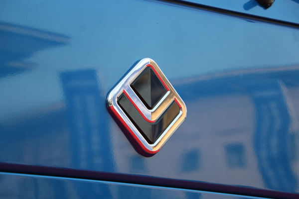 68万元起 合规蓝牌 实拍欧铃吉运栏板轻卡|卡车之友网-新浪汽车