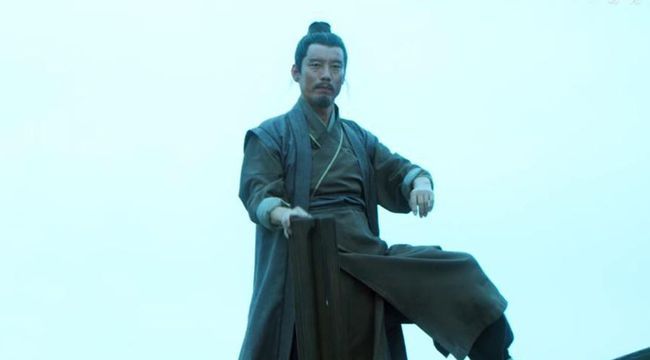 《雪中悍刀行》老黄明明武功高强，为何每次遇事就“怂”？休闲区蓝鸢梦想 - Www.slyday.coM