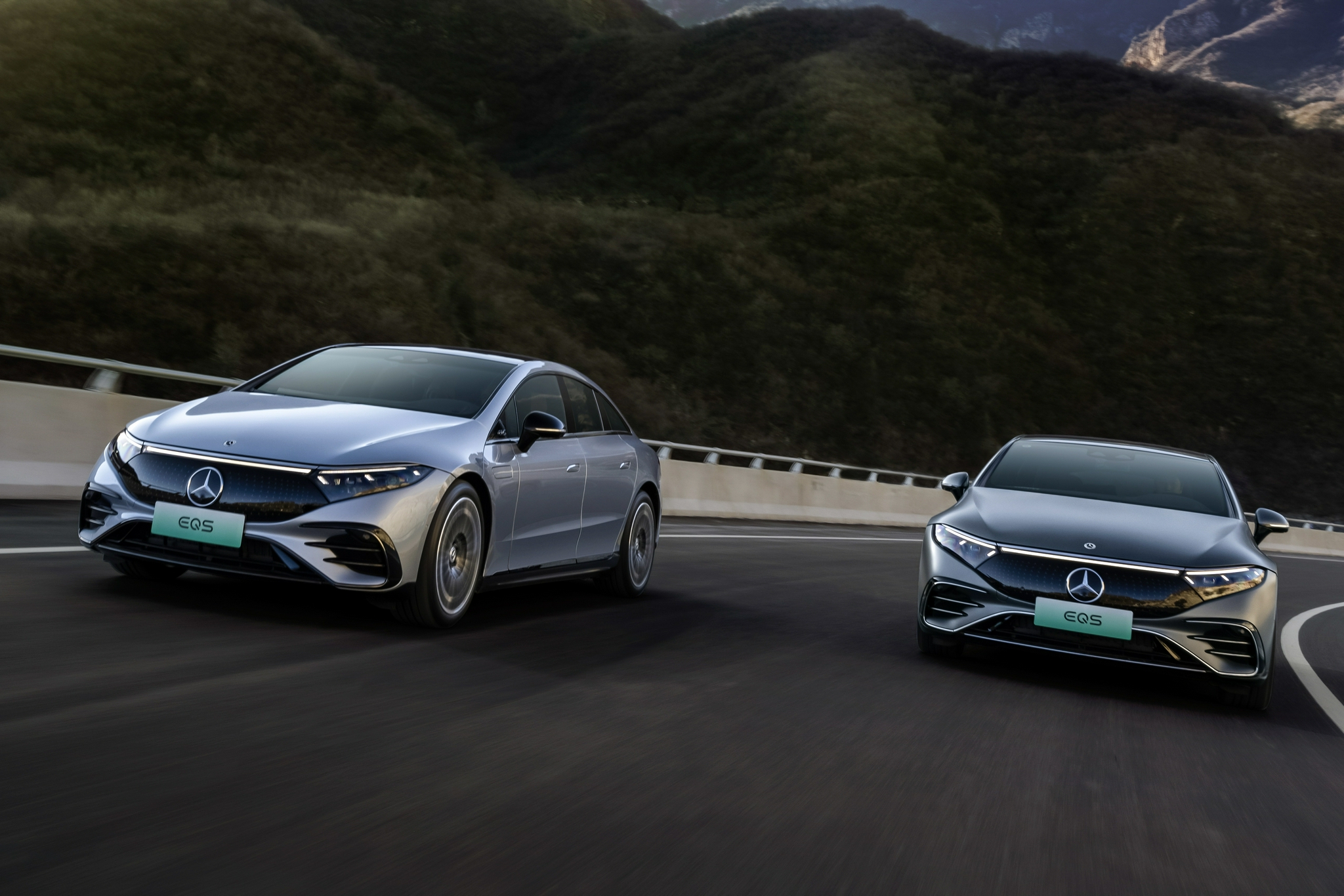 传统车企造新能源的完美答卷梅赛德斯奔驰eqs上市